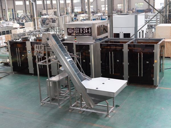 Máquina de soplado PET-llenado-tapado